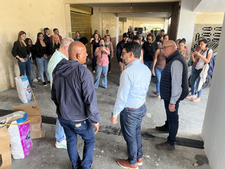 Alcalde Fraija inspeccionó avances de rehabilitación en Res. Savil de Los Teques
