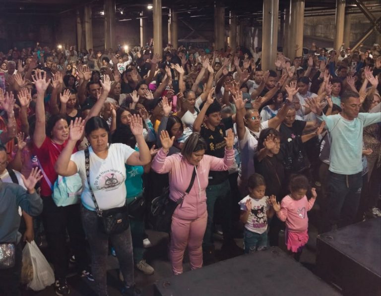 “3 noches de Clamor, Fe y Esperanza” congregó a más de 5 mil personas en Los Teques