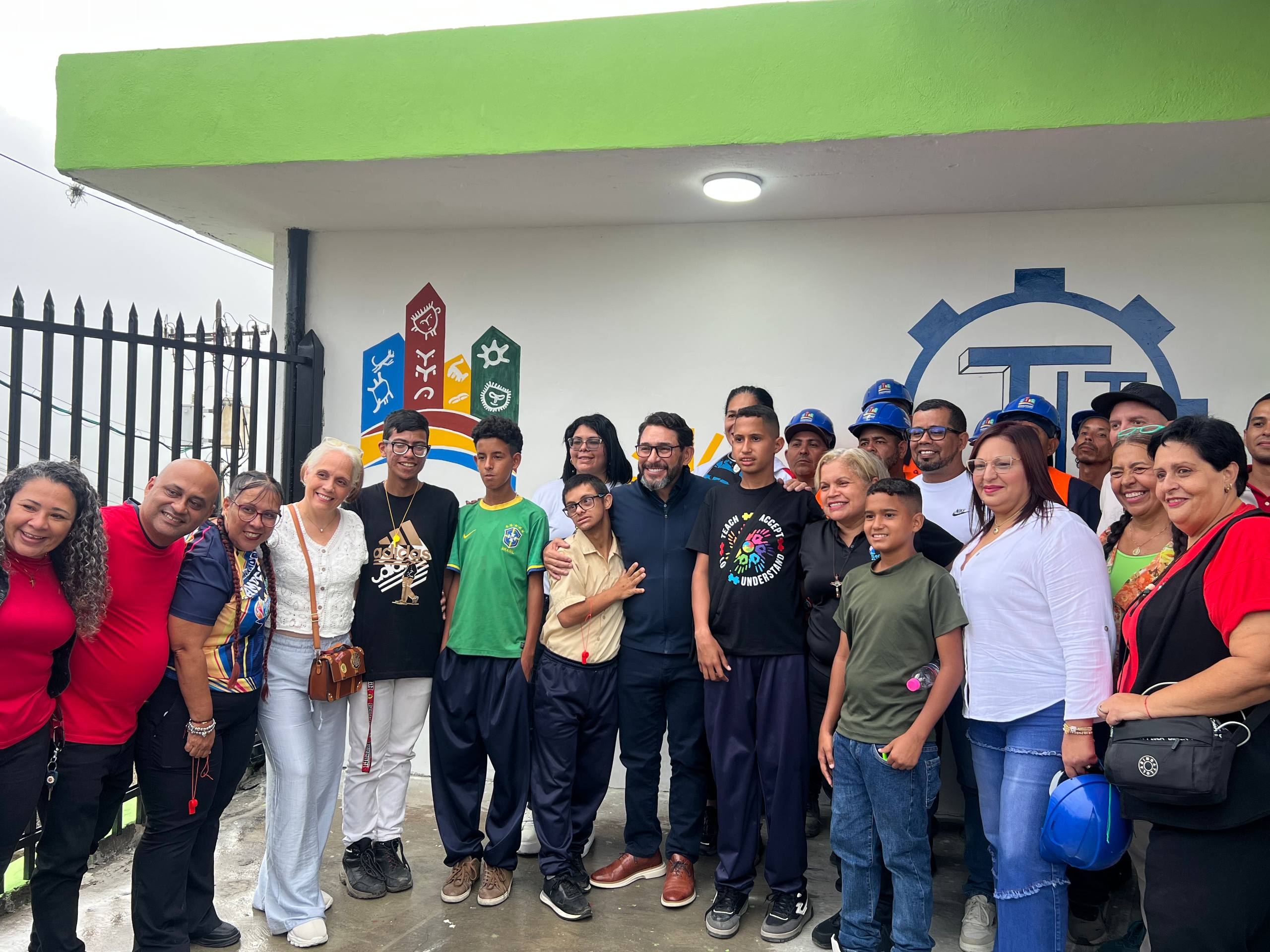 Entregan 100% renovado el Taller Laboral Los Teques a través del Plan Venezuela Renace