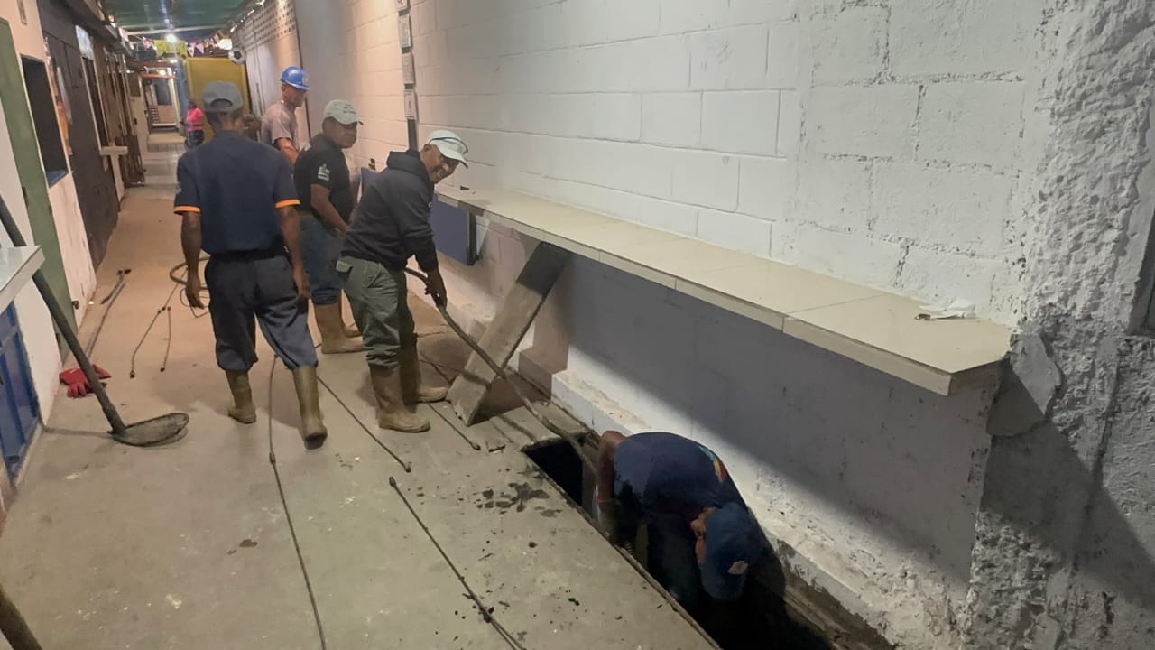 Alcaldía de Guaicaipuro inicia sustitución de tuberías en el mercado de El Paso