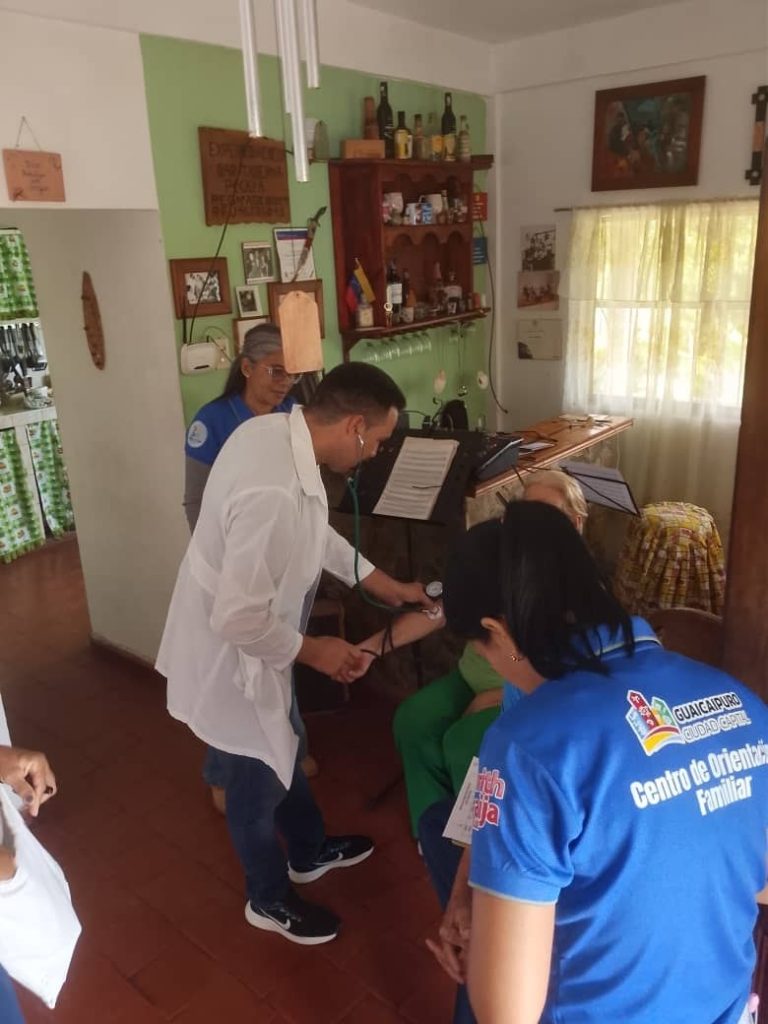 40 familias de El Latón en Paracotos reciben atención psicológica 