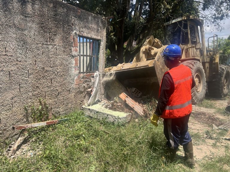 Fortalecen plan de obras en Los Teques con reubicación de familias y demolición de estructuras