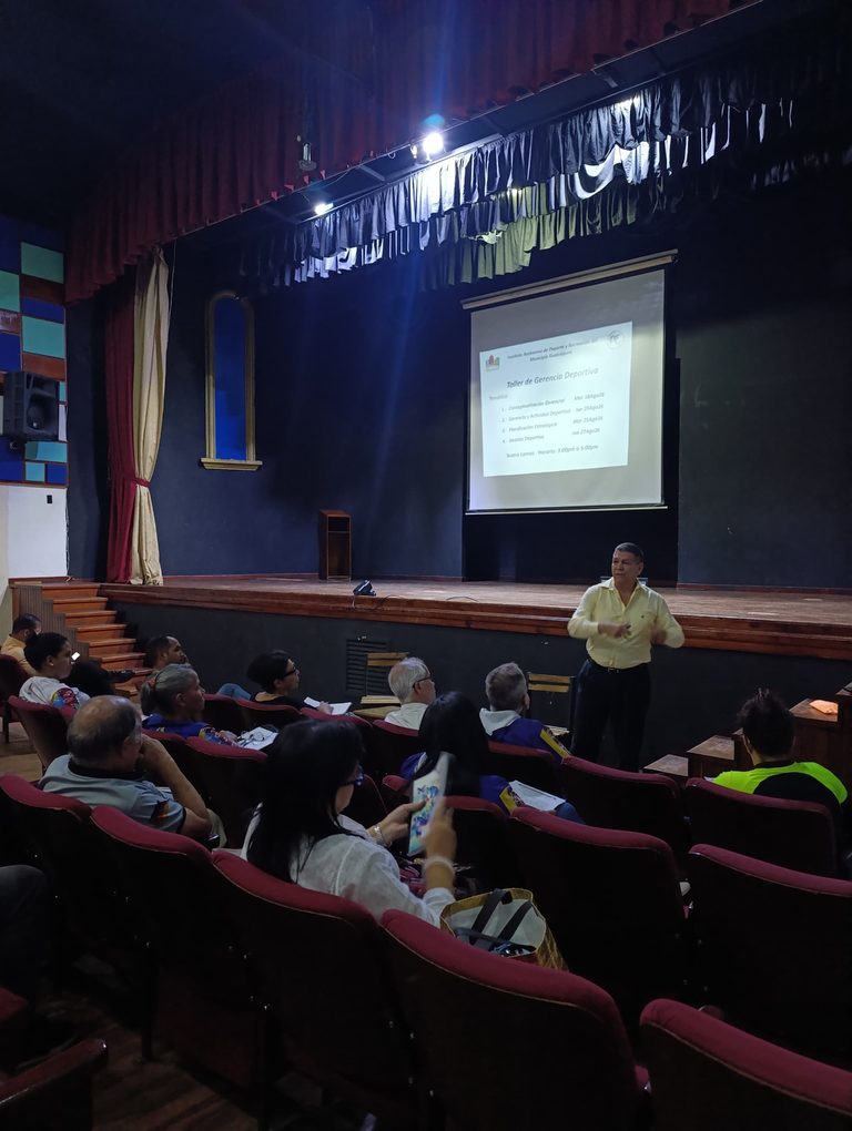 Entrenadores guaicaipureños reciben formación en gerencia deportiva