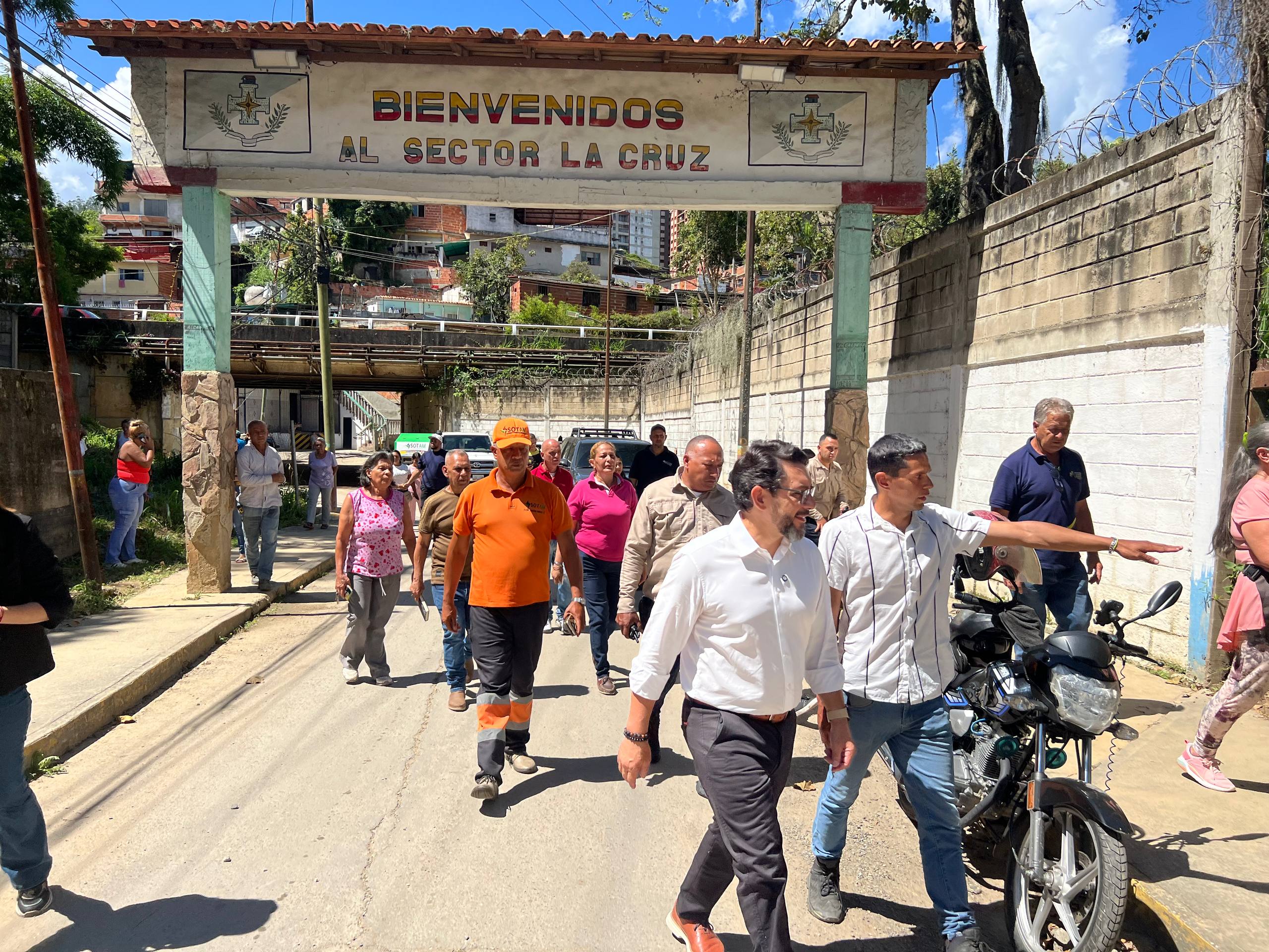 Ejecutan obras de dragado y adecuación integral en la entrada de Barrio La Cruz