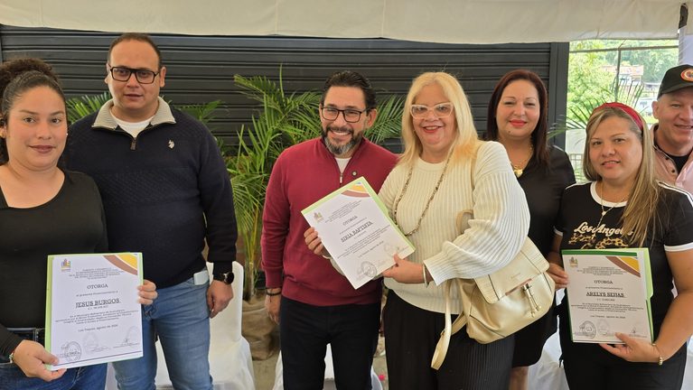 Otorgan financiamientos y certificados a emprendedores guaicaipureños