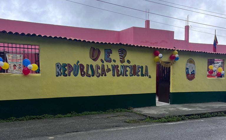 Alcaldía de Guaicaipuro entrega el 12° colegio recuperado por el Plan de los 5 Vértices