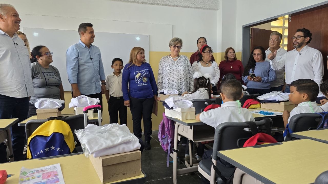 Gobernación de Miranda y Alcaldía de Guaicaipuro entregan recuperada la U.E.E. Anita Espinal