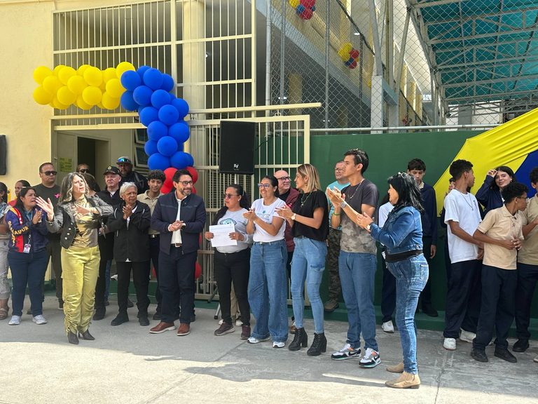 Alcaldía entregó renovada la UEAN Guaicaipuro en El Vigía