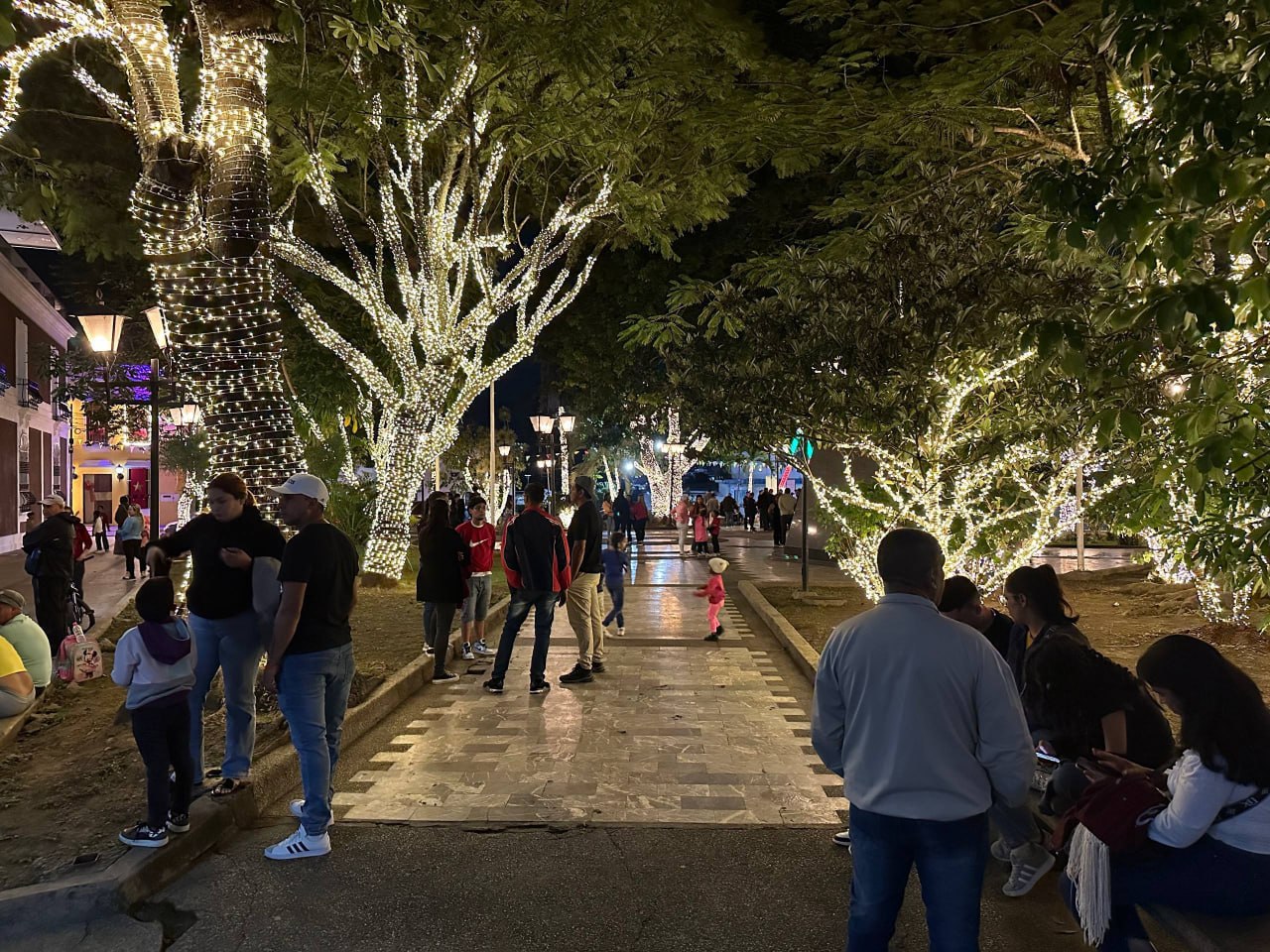 Guaicaipuro invita al encendido navideño en la Plaza Bolívar este domingo