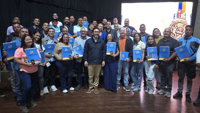 Entregan la Orden «Héroes de Venezuela» a más de 500 voluntarios, empresarios y servidores públicos
