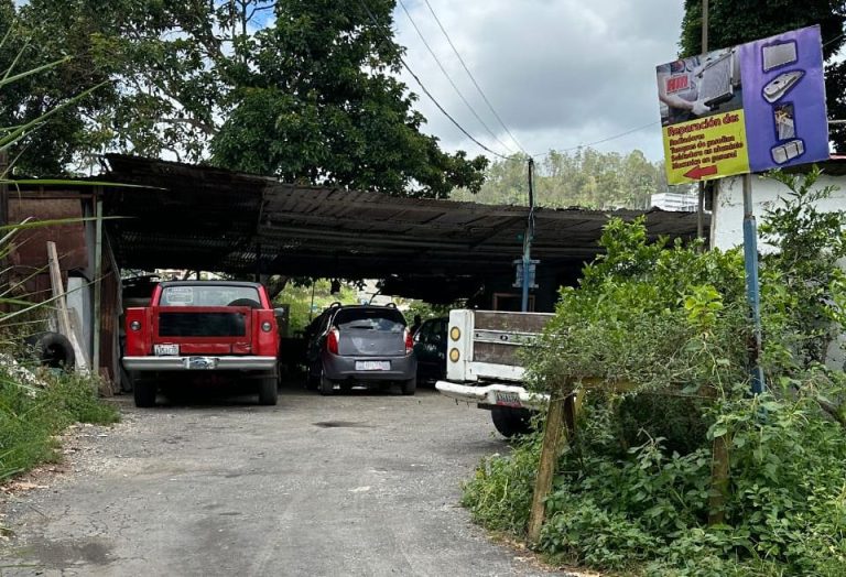 INTU y alcaldía acuerdan otorgamiento de terreno para reubicar talleres mecánicos de la Av. Víctor Baptista