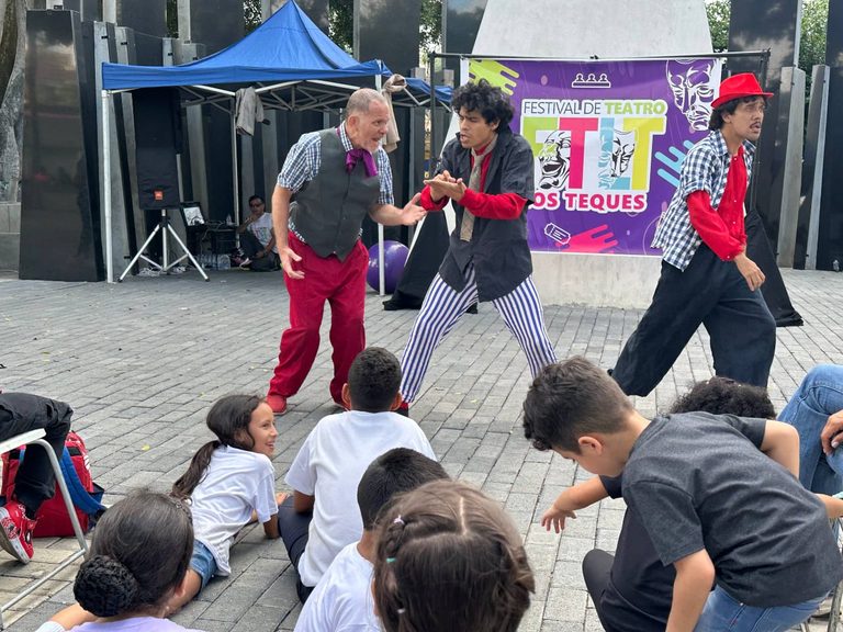 Tequeños disfrutaron del teatro en los espacios públicos de la ciudad