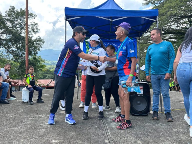 Altagracia de la Montaña celebró con éxito la 2da edición de la caminata 15K