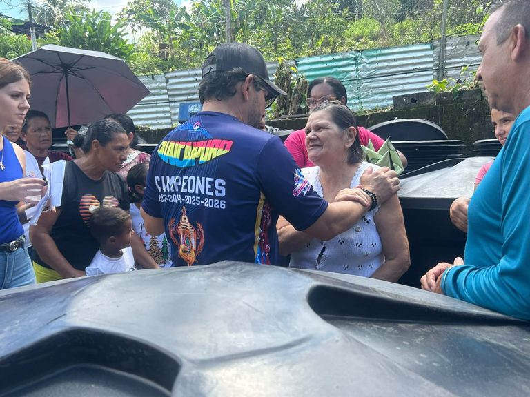 Entregados 120 tanques de agua a la comuna Guaicaipuro El Valiente