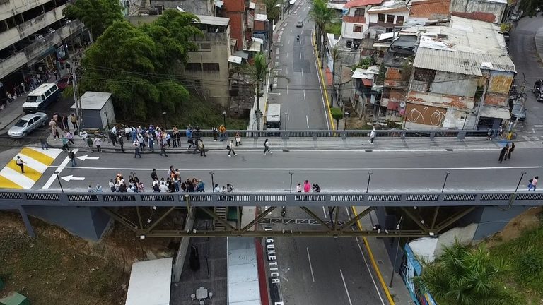 Alcalde Fraija entregó renovado el Puente Castro de Los Teques